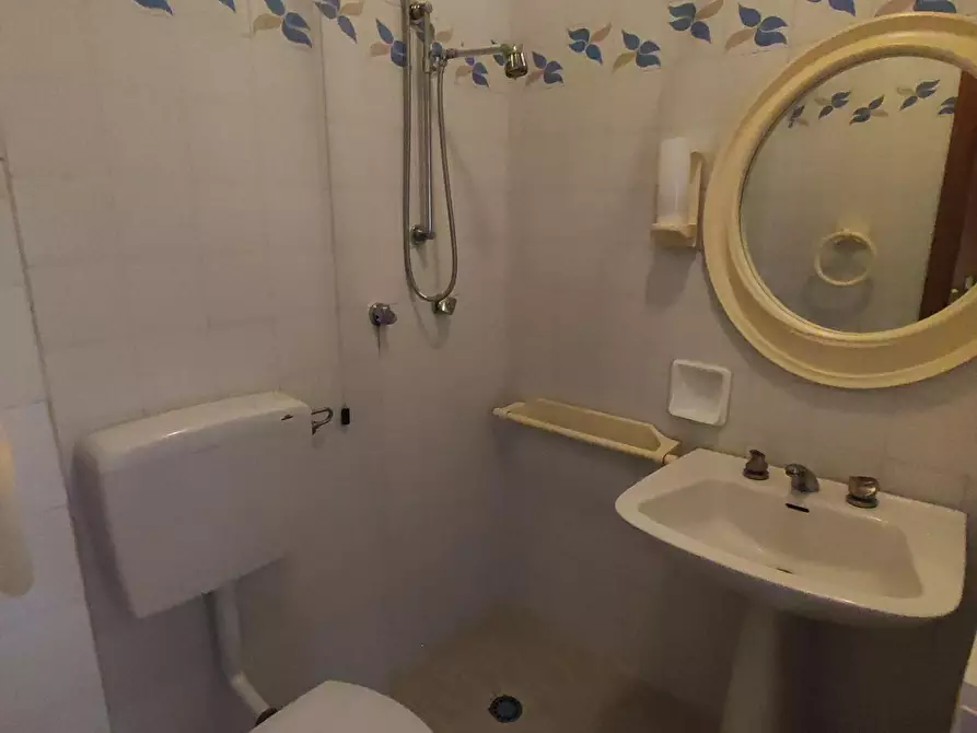 Immagine 20 di Appartamento in vendita  a Massa