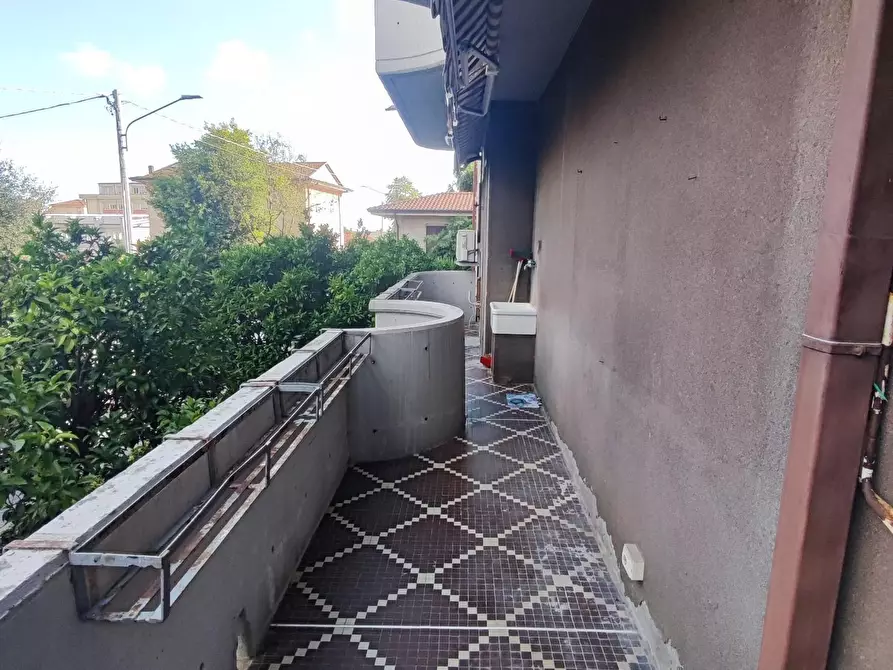 Immagine 10 di Appartamento in vendita  a Massa