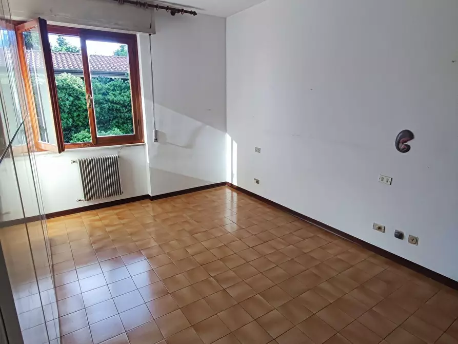 Immagine 5 di Appartamento in vendita  a Massa