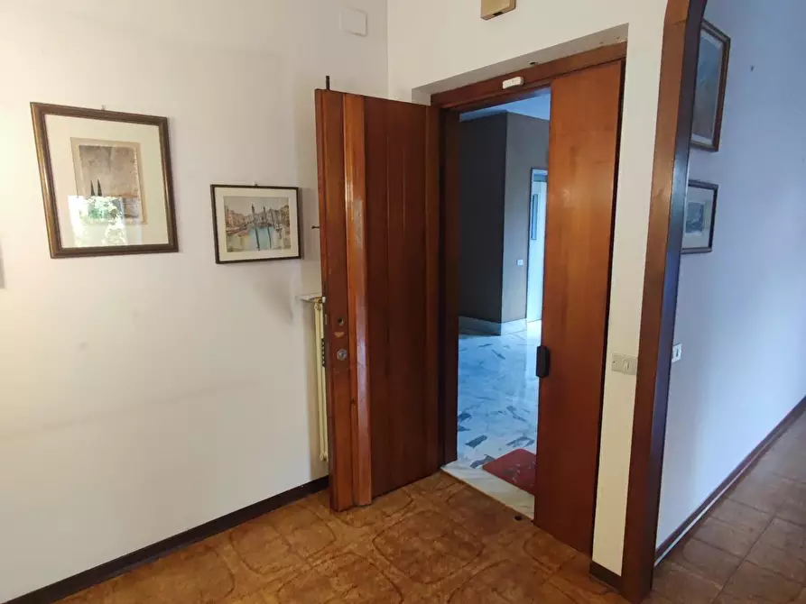 Immagine 6 di Appartamento in vendita  a Massa