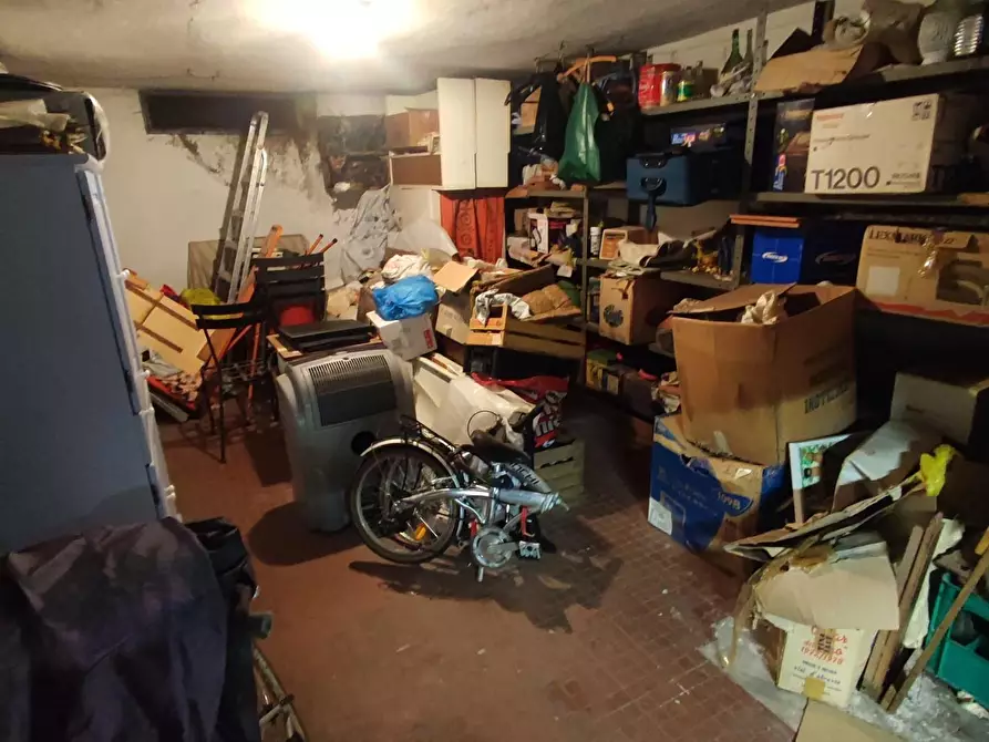 Immagine 24 di Appartamento in vendita  a Massa