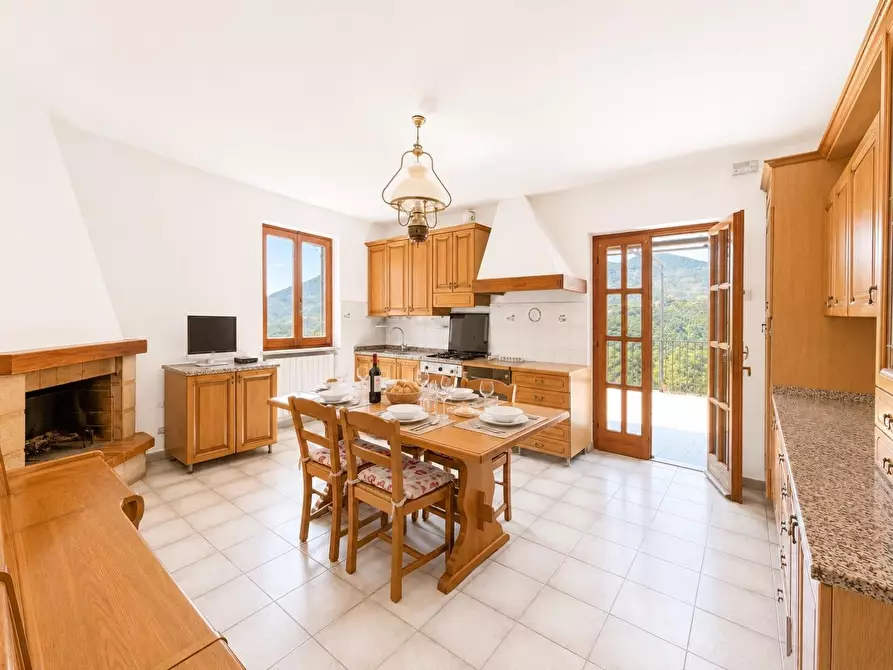 Immagine 6 di Casa indipendente in vendita  a Levanto