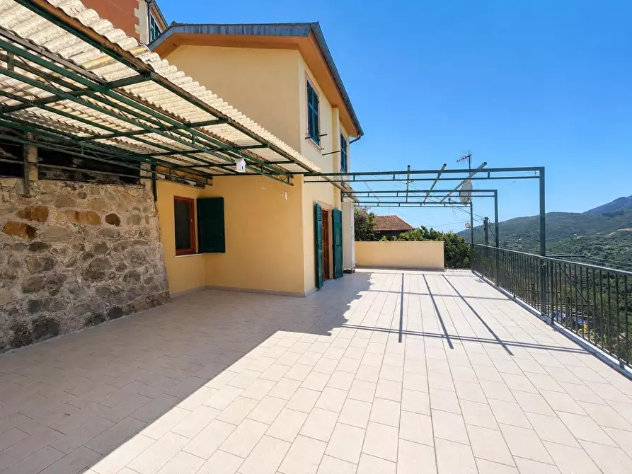 Immagine 2 di Casa indipendente in vendita  a Levanto