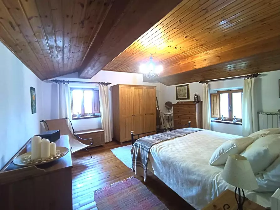 Immagine 18 di Casa indipendente in vendita  a Barga