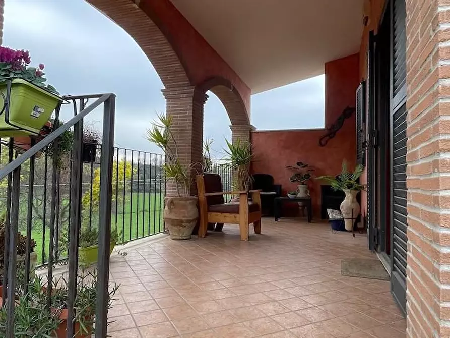 Immagine 13 di Casa trifamiliare in vendita  a Fiumicino