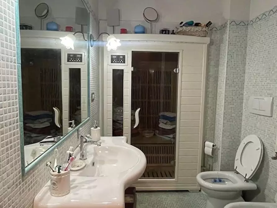 Immagine 33 di Casa trifamiliare in vendita  a Fiumicino