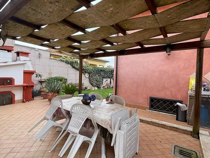 Immagine 5 di Casa trifamiliare in vendita  a Fiumicino