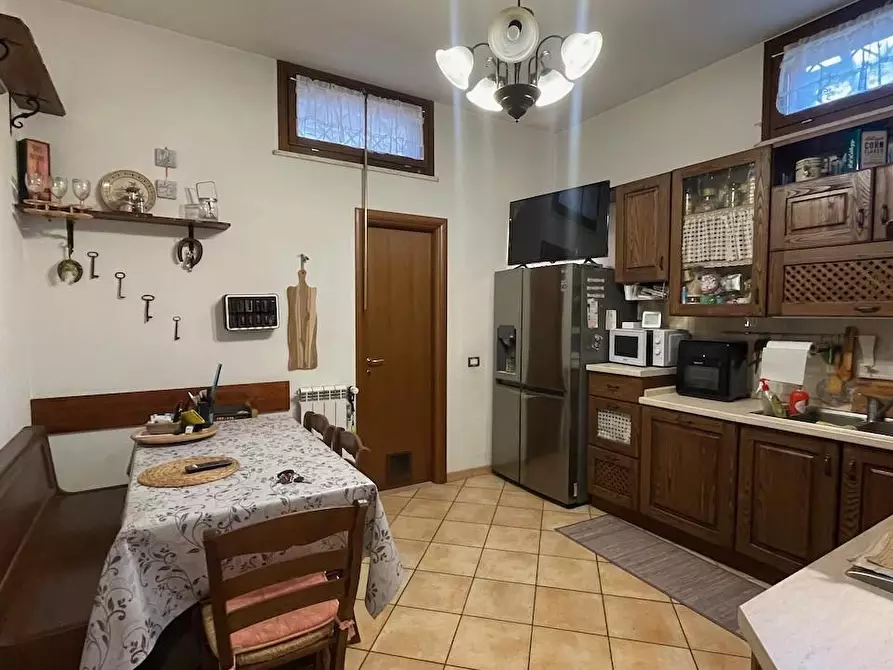 Immagine 25 di Casa trifamiliare in vendita  a Fiumicino