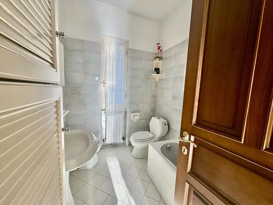 Immagine 19 di Casa bifamiliare in vendita  a Massa