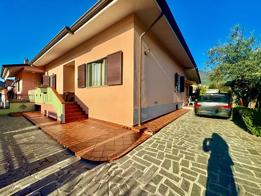 Immagine 4 di Casa bifamiliare in vendita  a Massa
