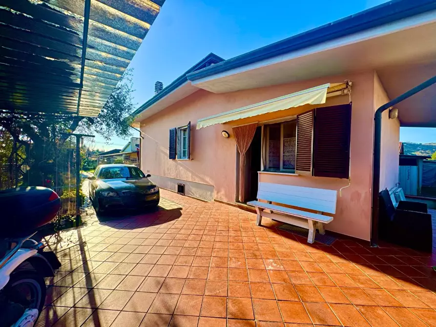 Immagine 3 di Casa bifamiliare in vendita  a Massa