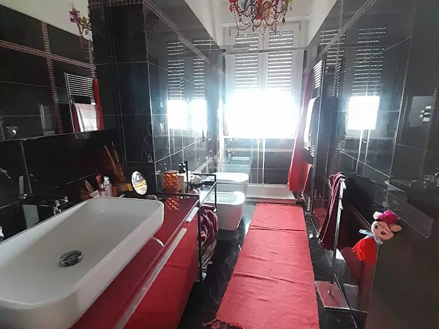 Immagine 8 di Appartamento in vendita  a Livorno