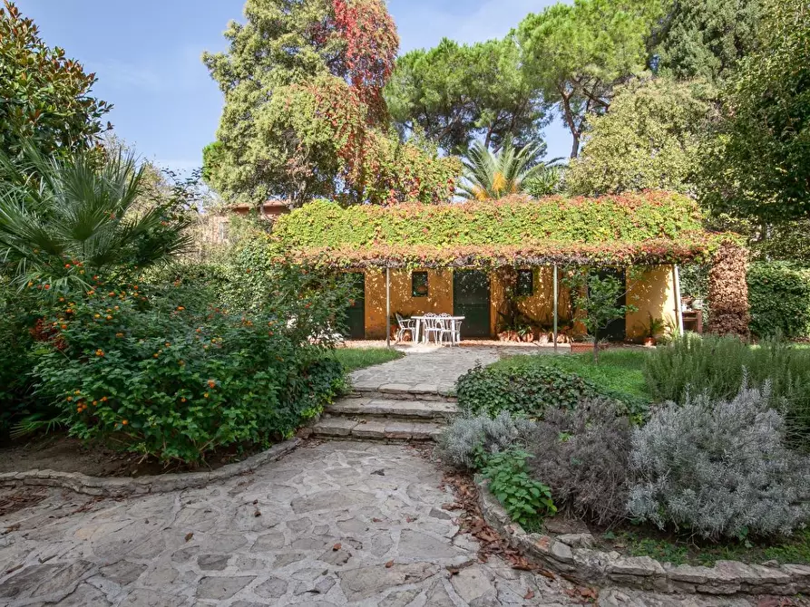 Immagine 11 di Appartamento in vendita  a Pisa