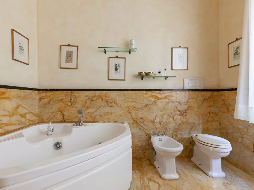 Immagine 6 di Appartamento in vendita  a Pisa