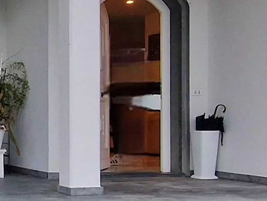 Immagine 2 di Villa in vendita  a Massa