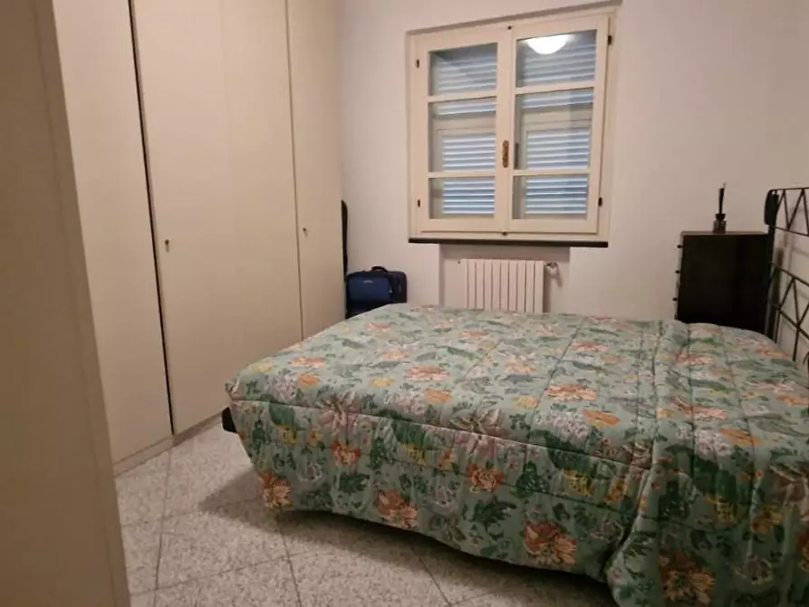 Immagine 13 di Villa in vendita  a Massa