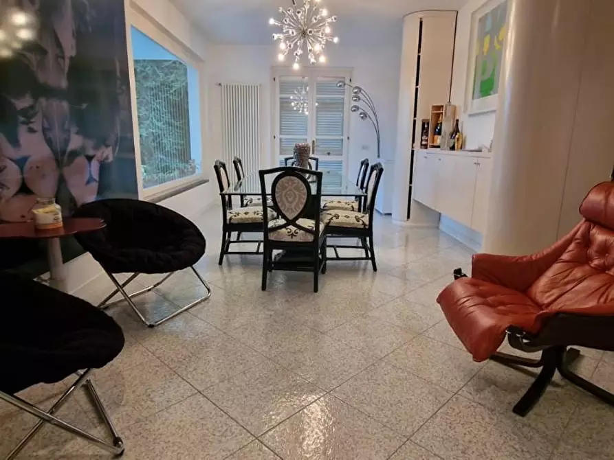 Immagine 30 di Villa in vendita  a Massa