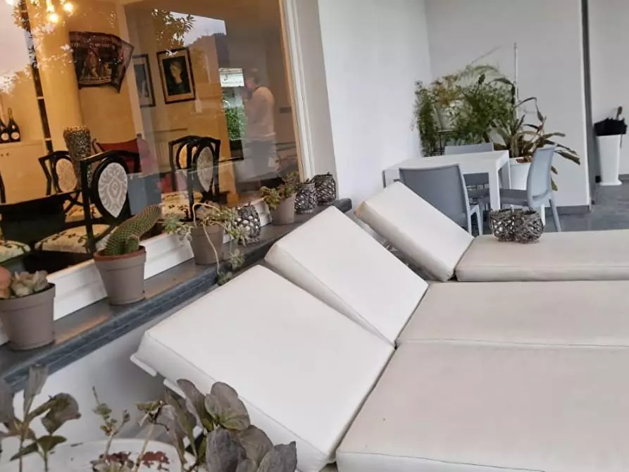 Immagine 10 di Villa in vendita  a Massa