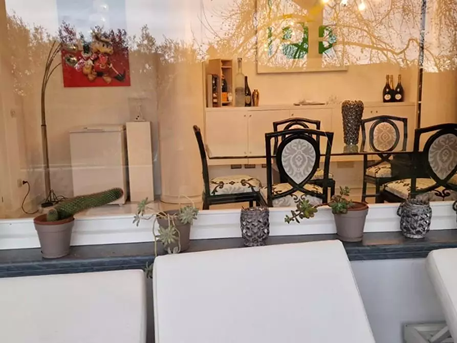 Immagine 6 di Villa in vendita  a Massa