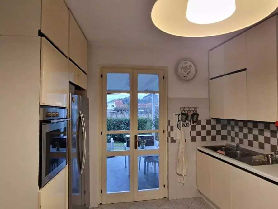 Immagine 20 di Villa in vendita  a Massa