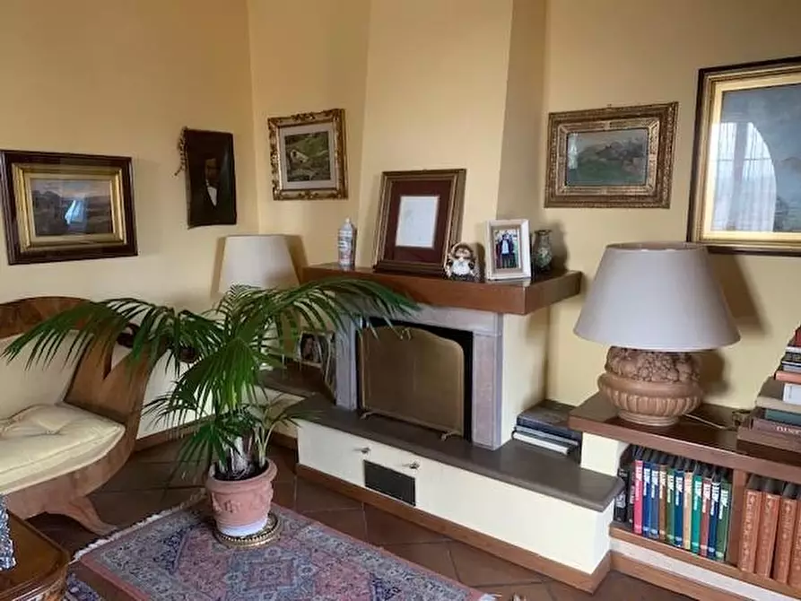 Immagine 1 di Casa bifamiliare in vendita  a Buggiano