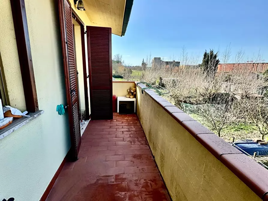 Immagine 10 di Appartamento in vendita  a Pontedera