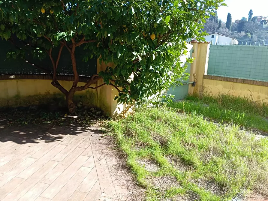 Immagine 3 di Appartamento in vendita  a Carrara