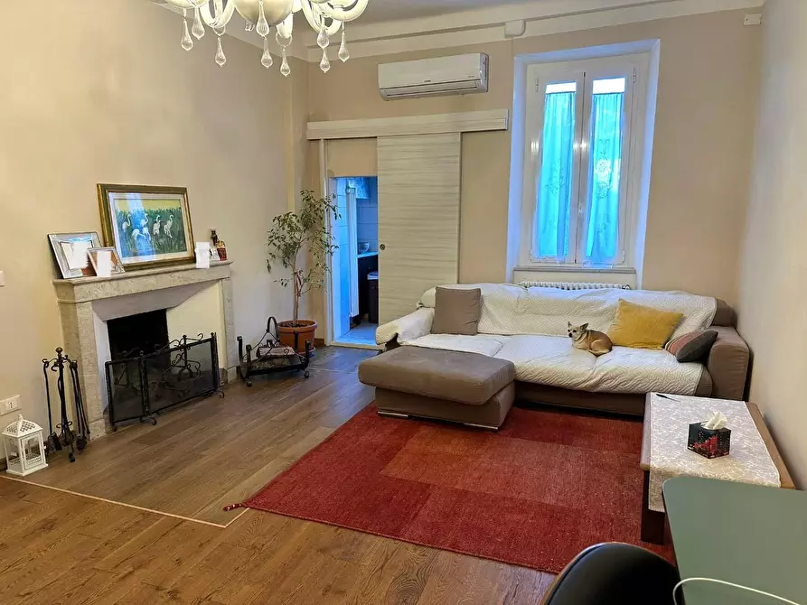 Immagine 1 di Appartamento in vendita  a Lucca