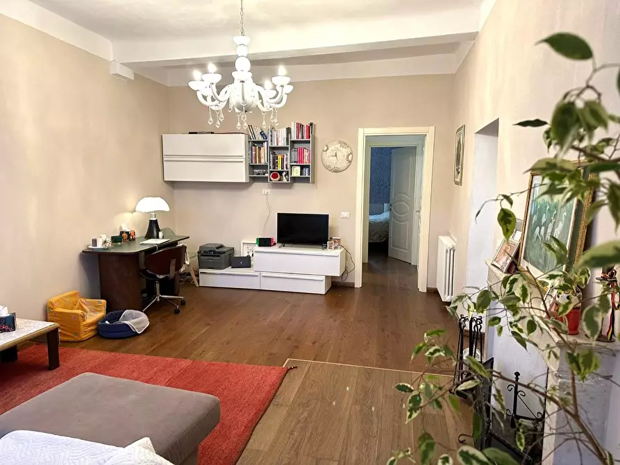 Immagine 3 di Appartamento in vendita  a Lucca