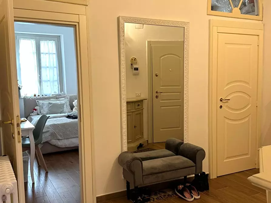 Immagine 12 di Appartamento in vendita  a Lucca