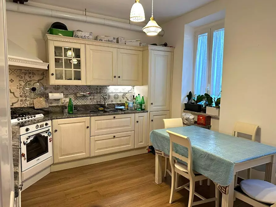 Immagine 5 di Appartamento in vendita  a Lucca