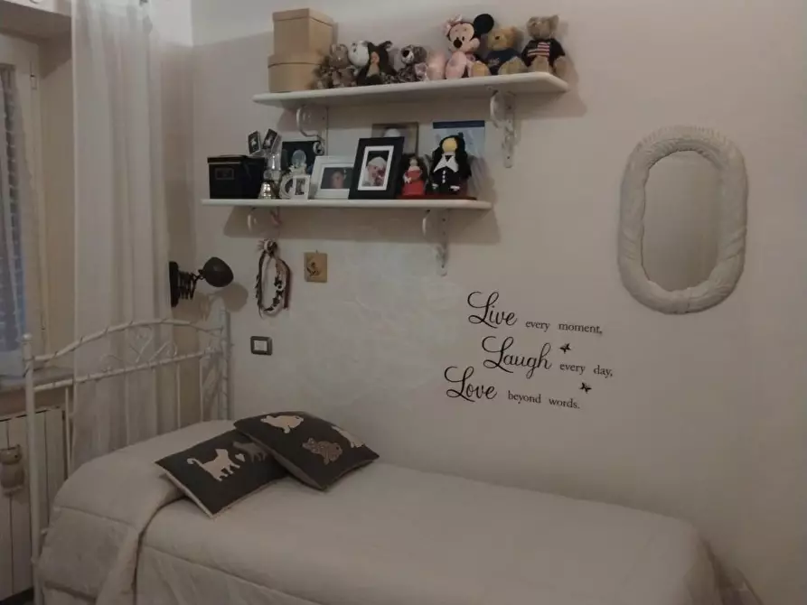 Immagine 26 di Appartamento in vendita  a Massa