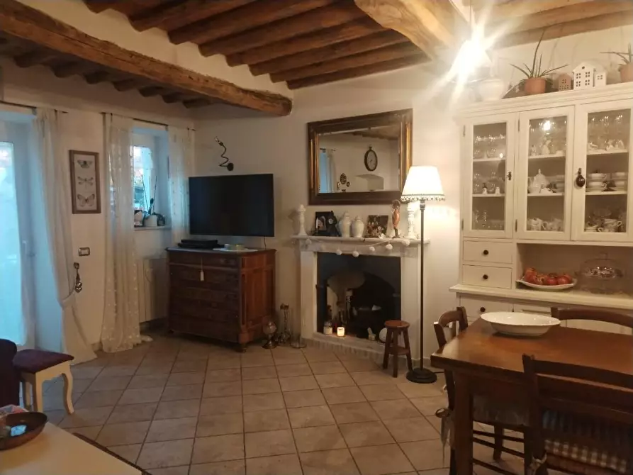 Immagine 5 di Appartamento in vendita  a Massa