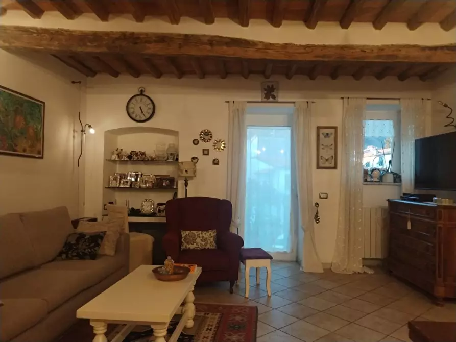 Immagine 2 di Appartamento in vendita  a Massa