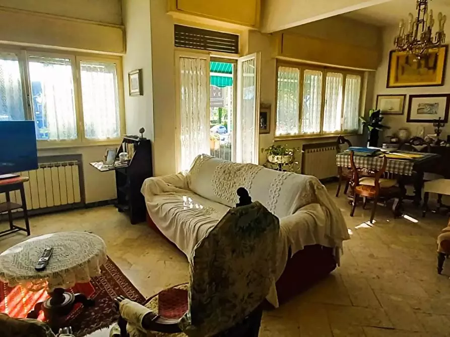 Immagine 2 di Appartamento in vendita  a Carrara