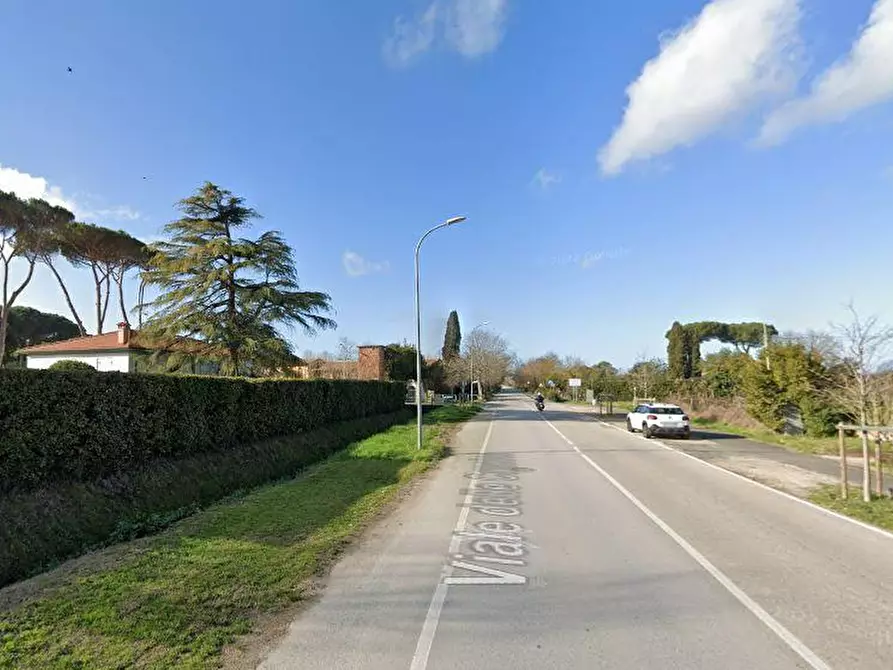 Immagine 2 di Villa in vendita  a Pisa