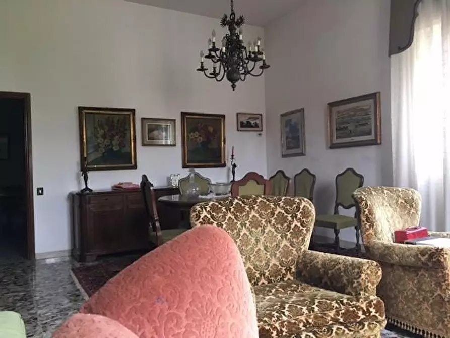 Immagine 3 di Villa in vendita  a Cascina