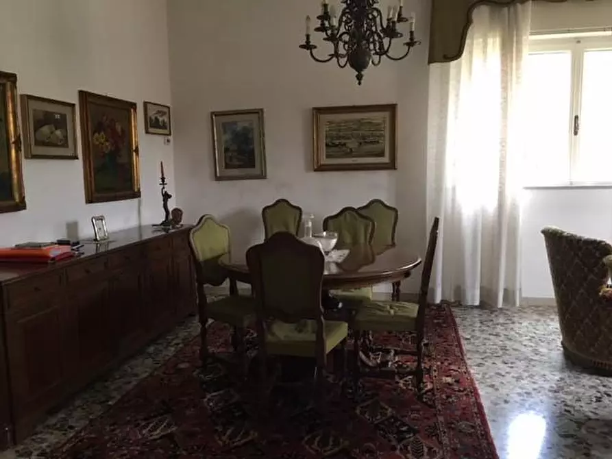 Immagine 2 di Villa in vendita  a Cascina