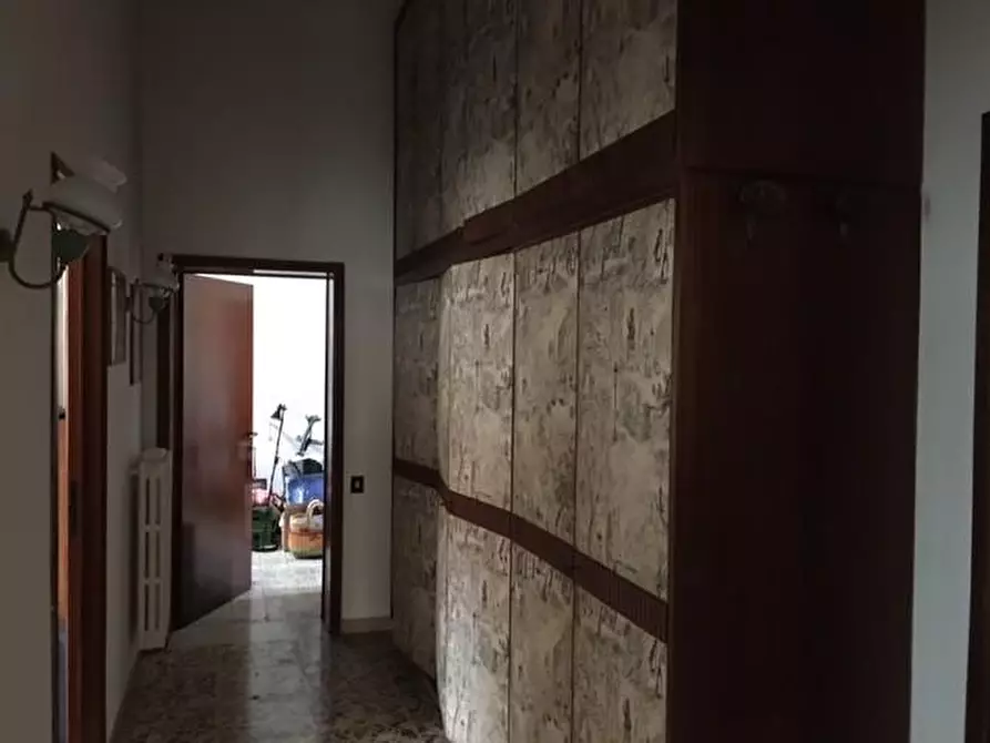 Immagine 11 di Villa in vendita  a Cascina