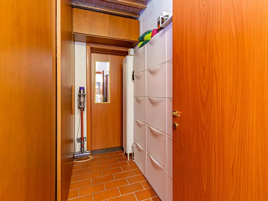 Immagine 15 di Appartamento in vendita  a Cascina