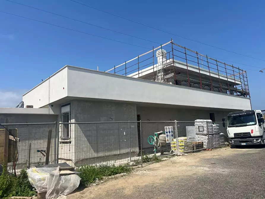 Immagine 2 di Villa in vendita  a Forte Dei Marmi