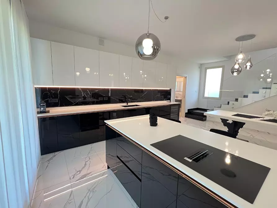 Immagine 20 di Villa in vendita  a Pietrasanta