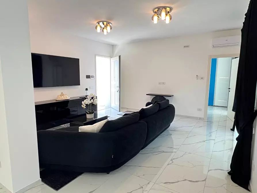 Immagine 16 di Villa in vendita  a Pietrasanta