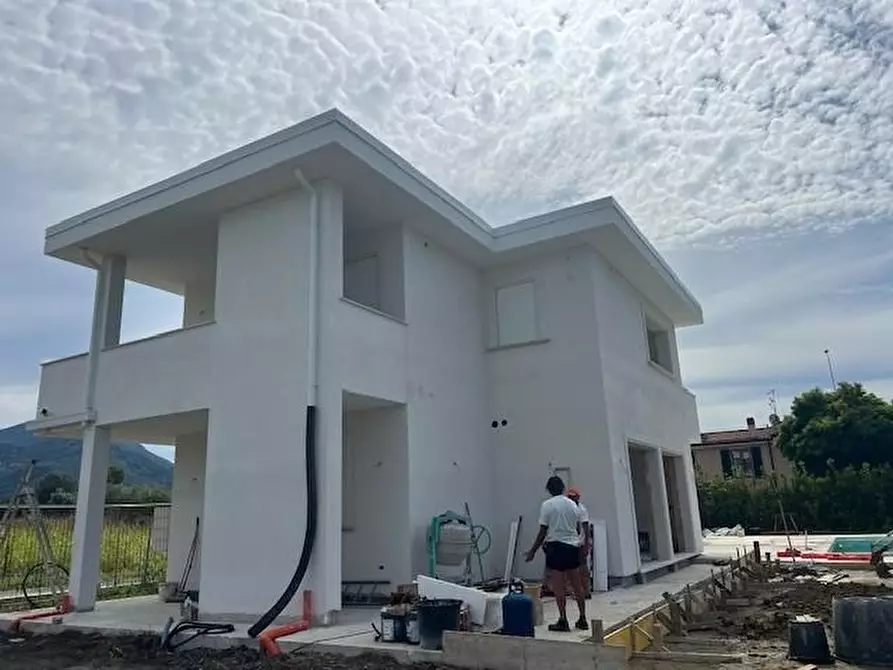 Immagine 6 di Villa in vendita  a Forte Dei Marmi