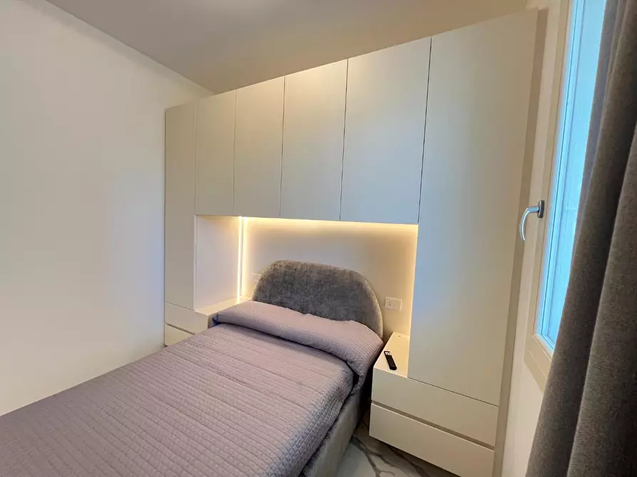 Immagine 31 di Villa in vendita  a Pietrasanta