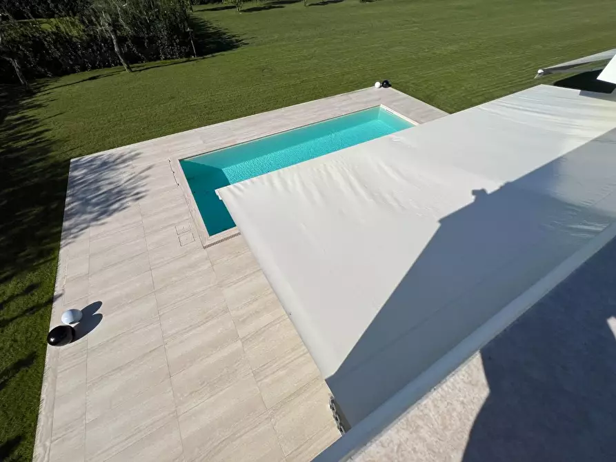 Immagine 12 di Villa in vendita  a Pietrasanta