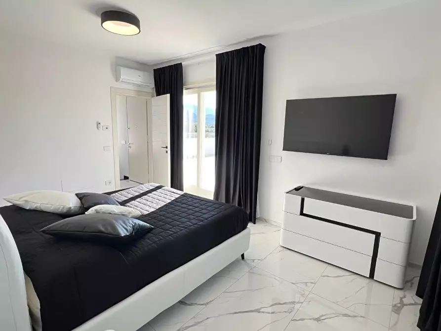 Immagine 44 di Villa in vendita  a Pietrasanta