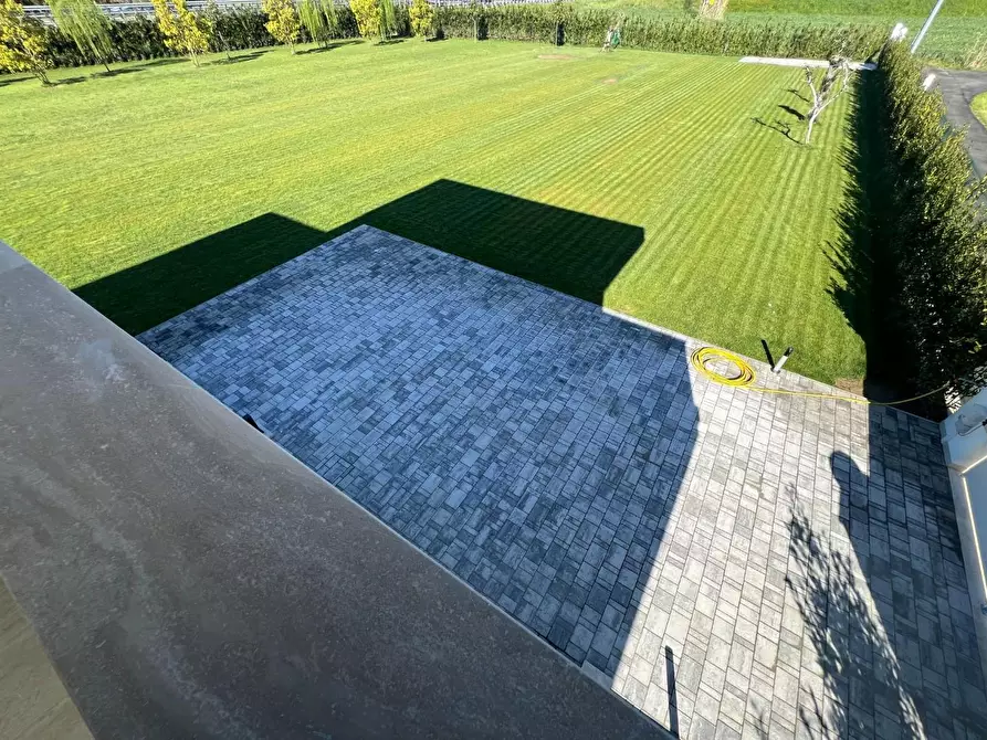 Immagine 7 di Villa in vendita  a Pietrasanta