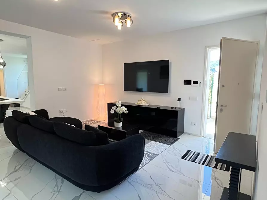 Immagine 15 di Villa in vendita  a Pietrasanta