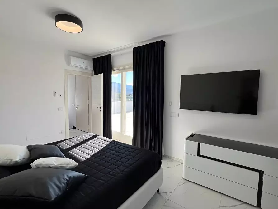 Immagine 45 di Villa in vendita  a Pietrasanta